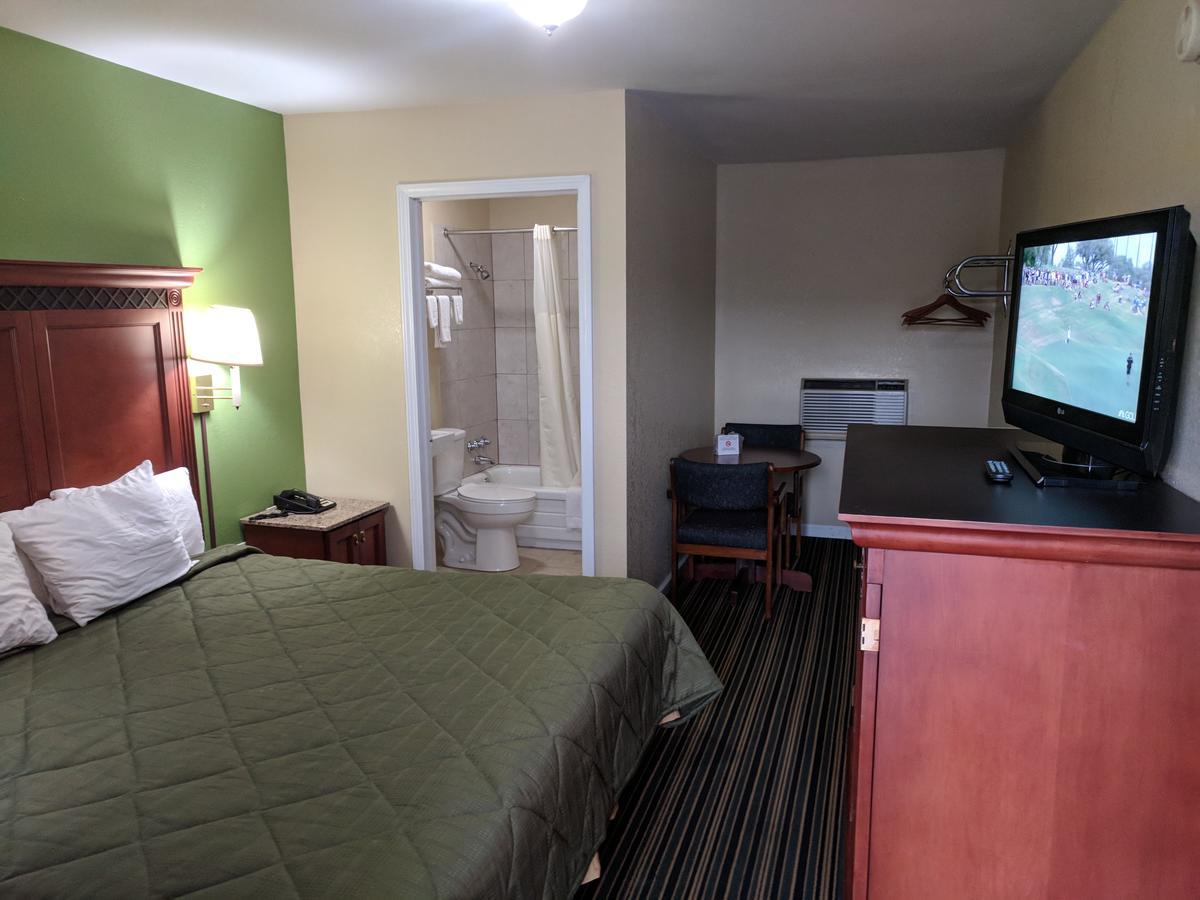 Benton Inn Hotel 2*